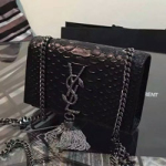 입생로랑  Monogramme 크로스백