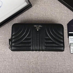 프라다  가죽 지갑 1ML506