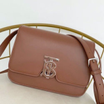 버버리 탠 송아지 가죽 미디엄  백 334170