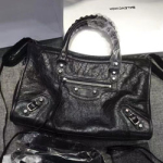 발렌시아가 모터백  B-556636