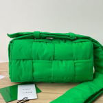 보테가베네타 벨트백 BV628951