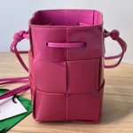 보체가베네타 버킷백 680217