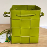 보체가베네타 버킷백 680218