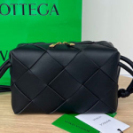 보테가베네타 크로스백 709417