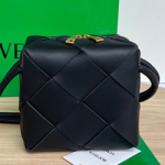 보테가베네타 크로스백 701915