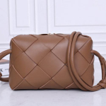 보테가베네타 크로스백 709417