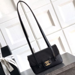 샤넬 핸드백 17cm AS0333